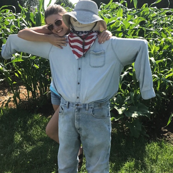 Meet your posher, Reghan! - Picture 3 of 8